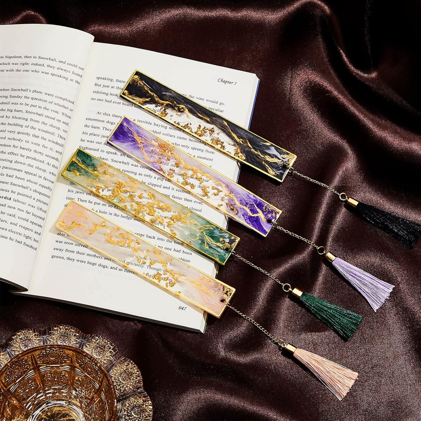 4 Pieces Resin Bookmarks Handmade Resin Gilt Bookmarks with Tassels Presents for Women Kids Students Teachers and Book Lovers School Home Reading(Bright Color)