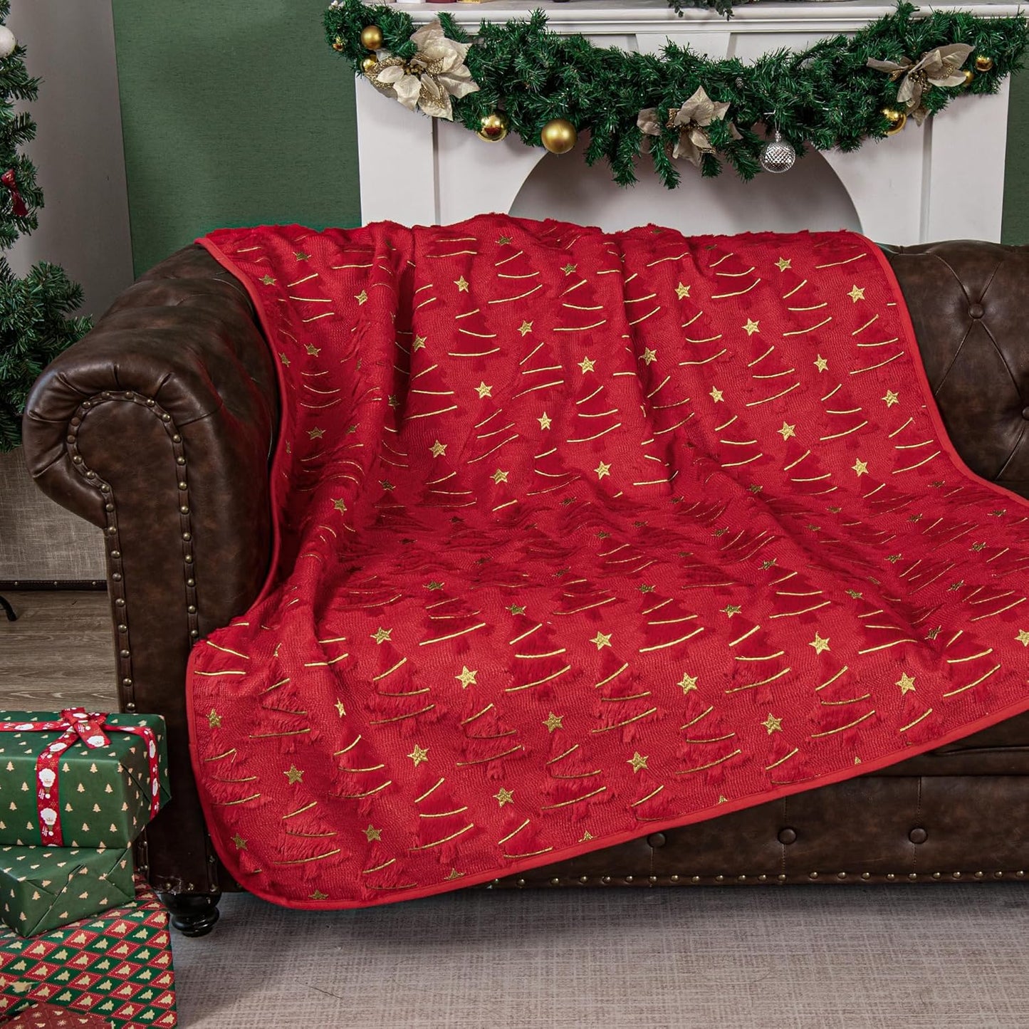 Christmas Tree Throw Blanket with Flannel Backing – Soft Decorative Blanket for Couch, Sofa & Bed, Cozy Holiday Blanket for Christmas Decor, Red