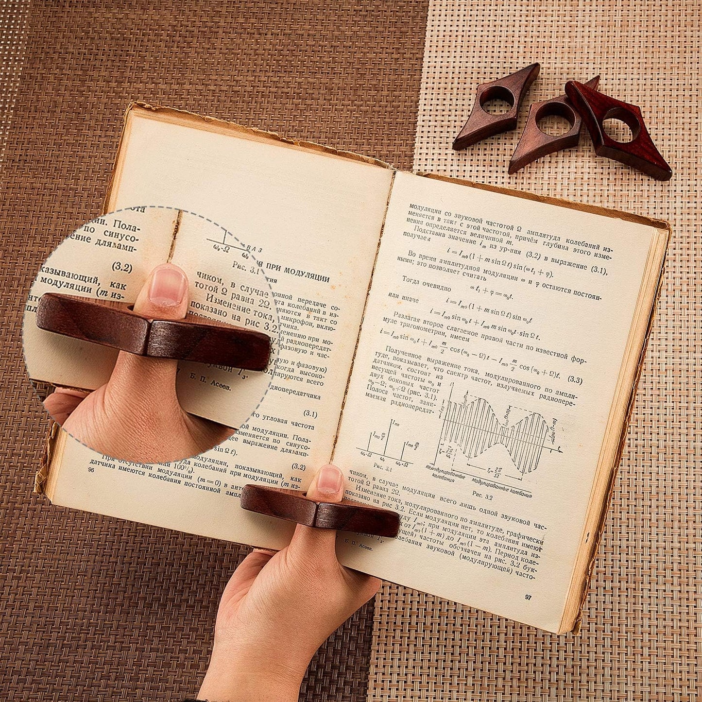 4 Pieces Wooden Book Page Holder Thumb Wood Book Holder Handmade Wood Reading Bookmark Accessory for Bookworm Lover Gifts, 2 Sizes