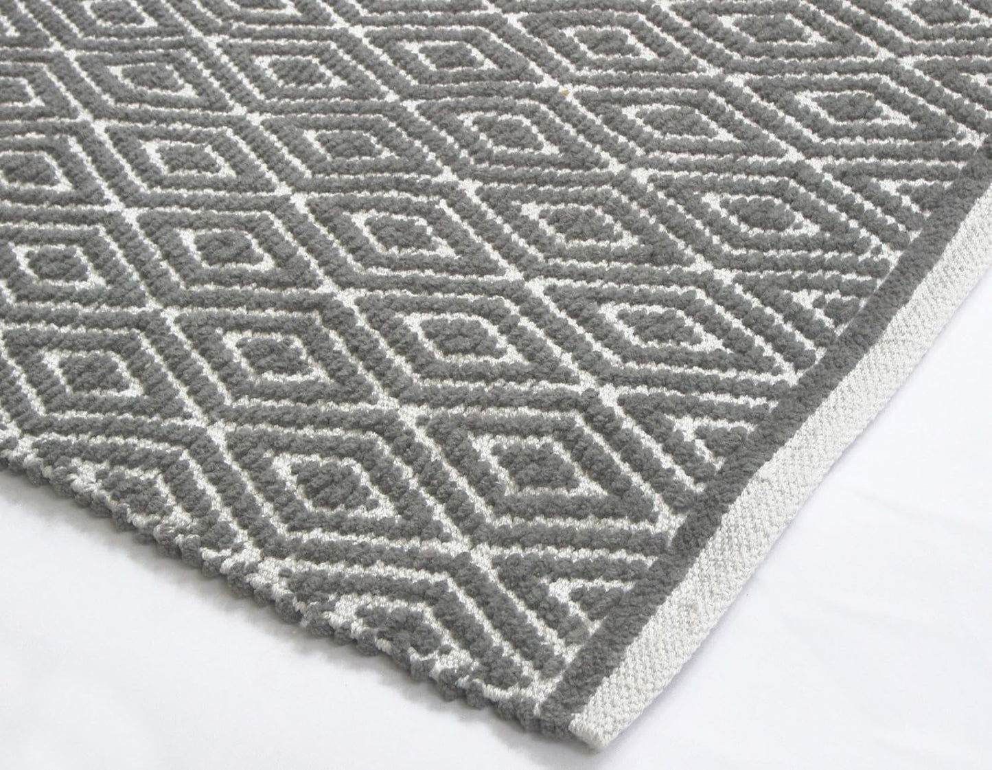 Chardin home 100% Cotton Diamond 3x5 Area Rug Fully Reversible, Machine Washable, Greyish Beige-White