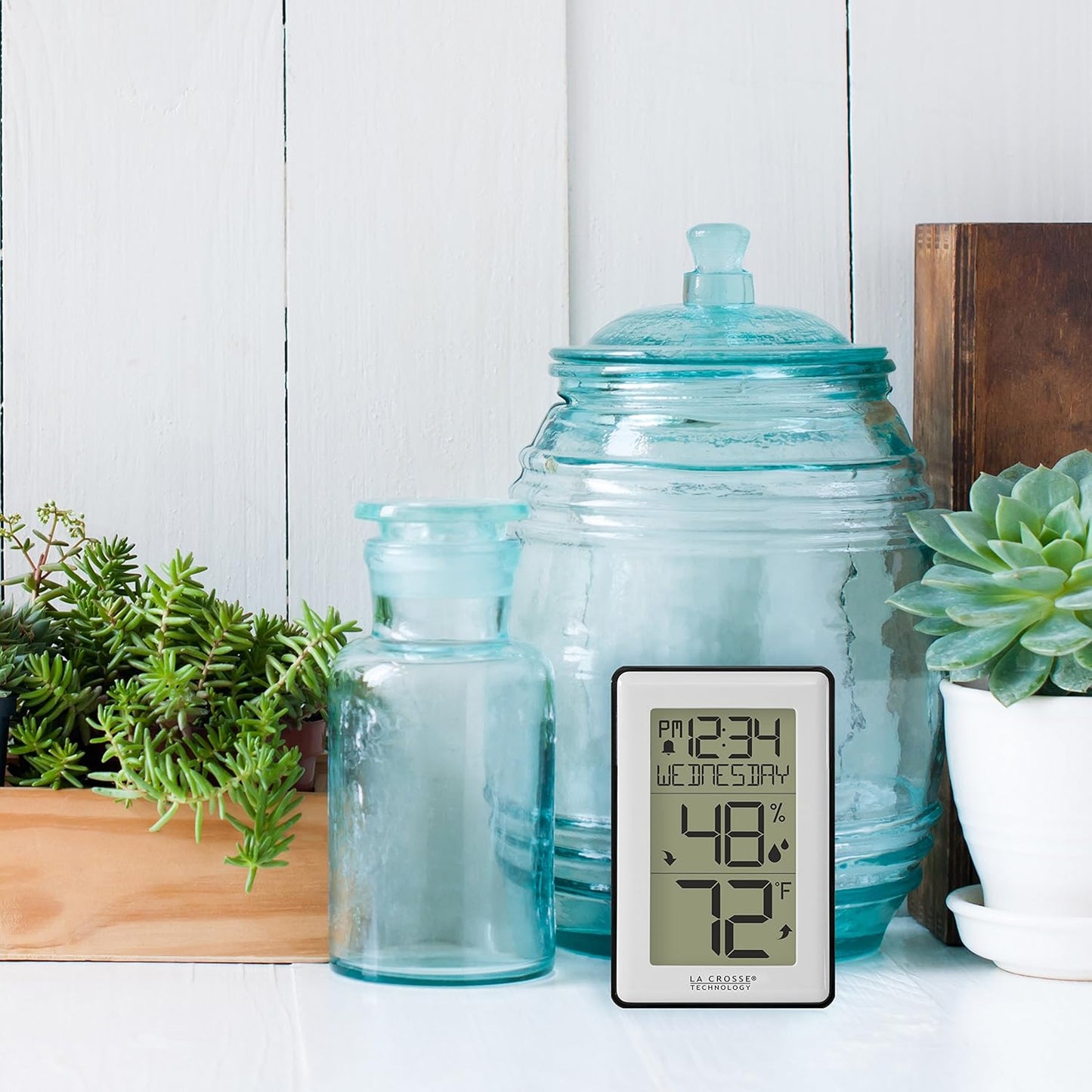 La Crosse Technology 308-1911 Indoor Temperature Station with Humidity Alerts