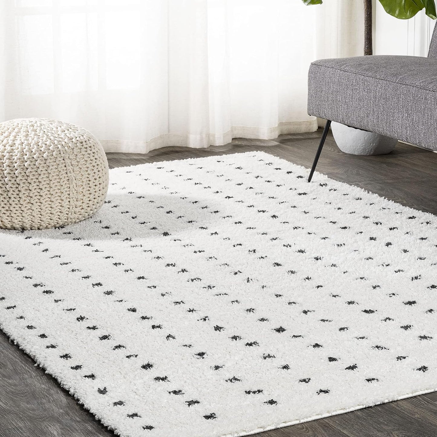 JONATHAN Y Pele Modern Geometric Dot Shag White/Gray Indoor Area Rug, 3x5, Bohemian, Contemporary, Easy-Cleaning for Living Room, Bedroom, Kitchen, Pet Friendly, Non-Shedding (MOH400A-3)