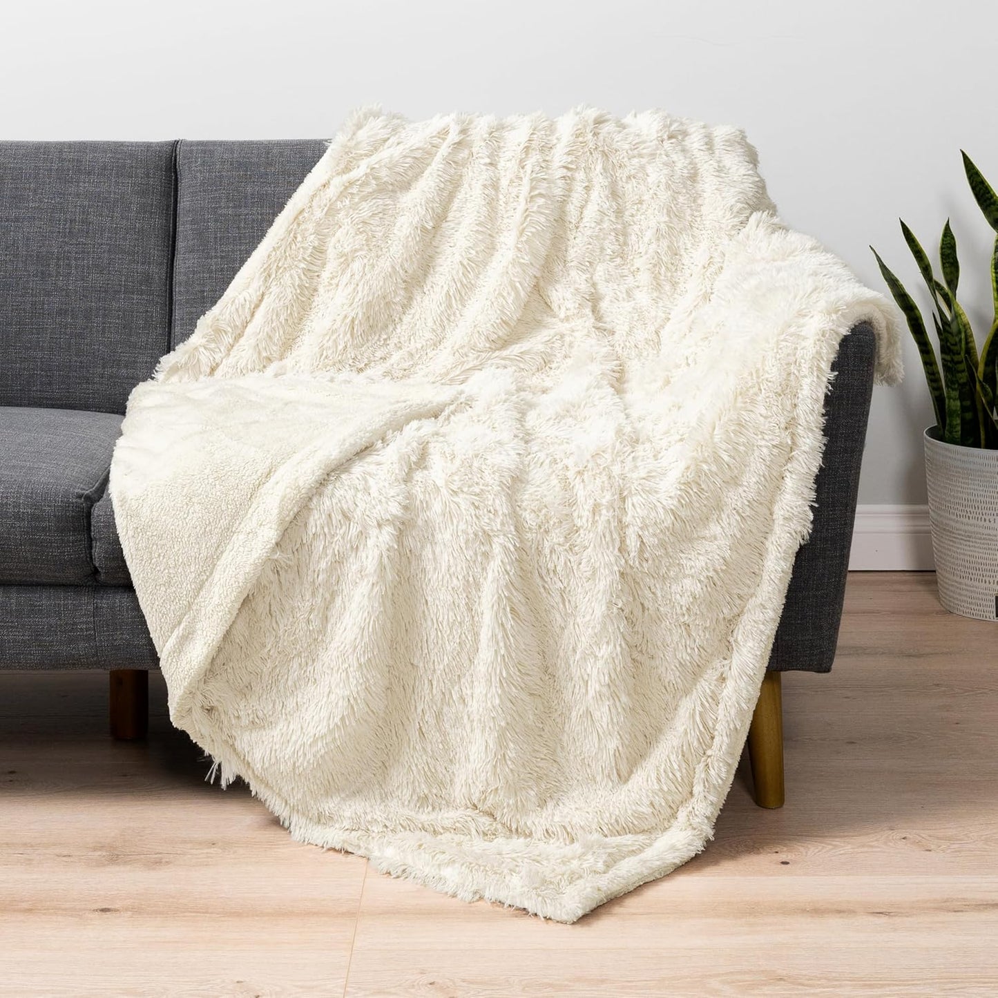 Pavilia Cream Beige Fluffy Throw, Twin Bed, Fuzzy Blanket for Women Men, Super Soft Thick Faux Fur Sherpa Blanket Throw, 60x80