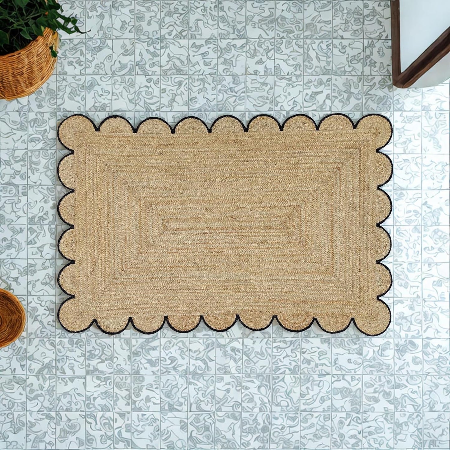 Scalloped Jute Area Rug – 2x3 Ft Natural Handwoven Rug with Black Trim – Farmhouse Boho Entryway Accent Rug Indoor Rectangular Braided Rug for Living Room Thanksgiving Christmas