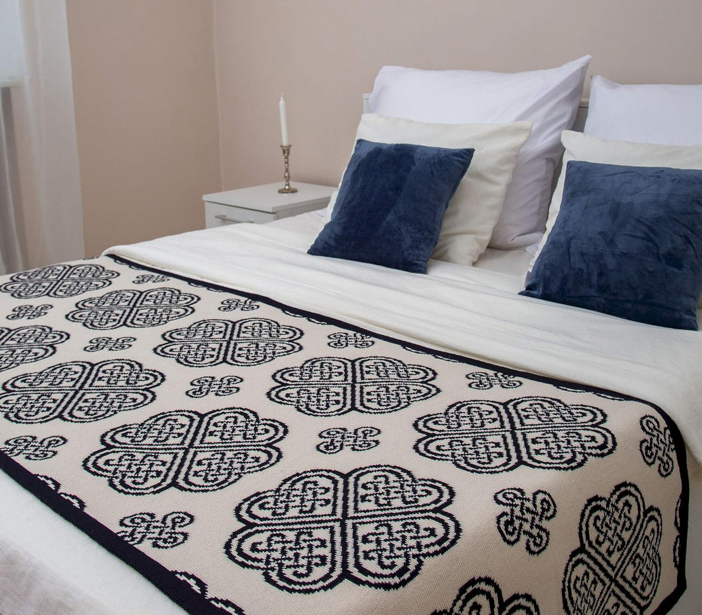 SAOL Bed Scarf Runner with Celtic Knots (Navy, Doube Bed)