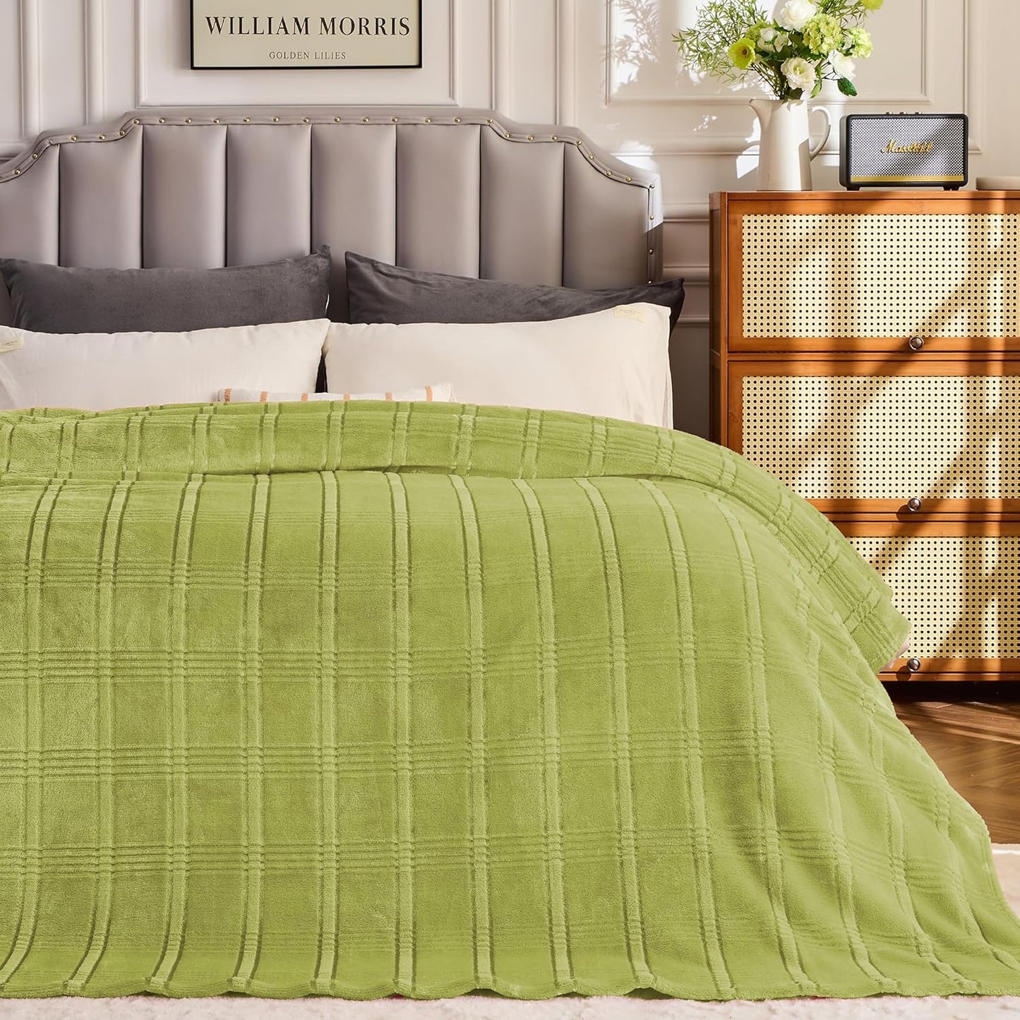 Super Soft Flannel Throw Blanket 50x60 Inches, Premium Checkered Jacquaed Silky Fleece Lightweight Bed Blanket All Season Use, Olive Green Strip, 50"x60"