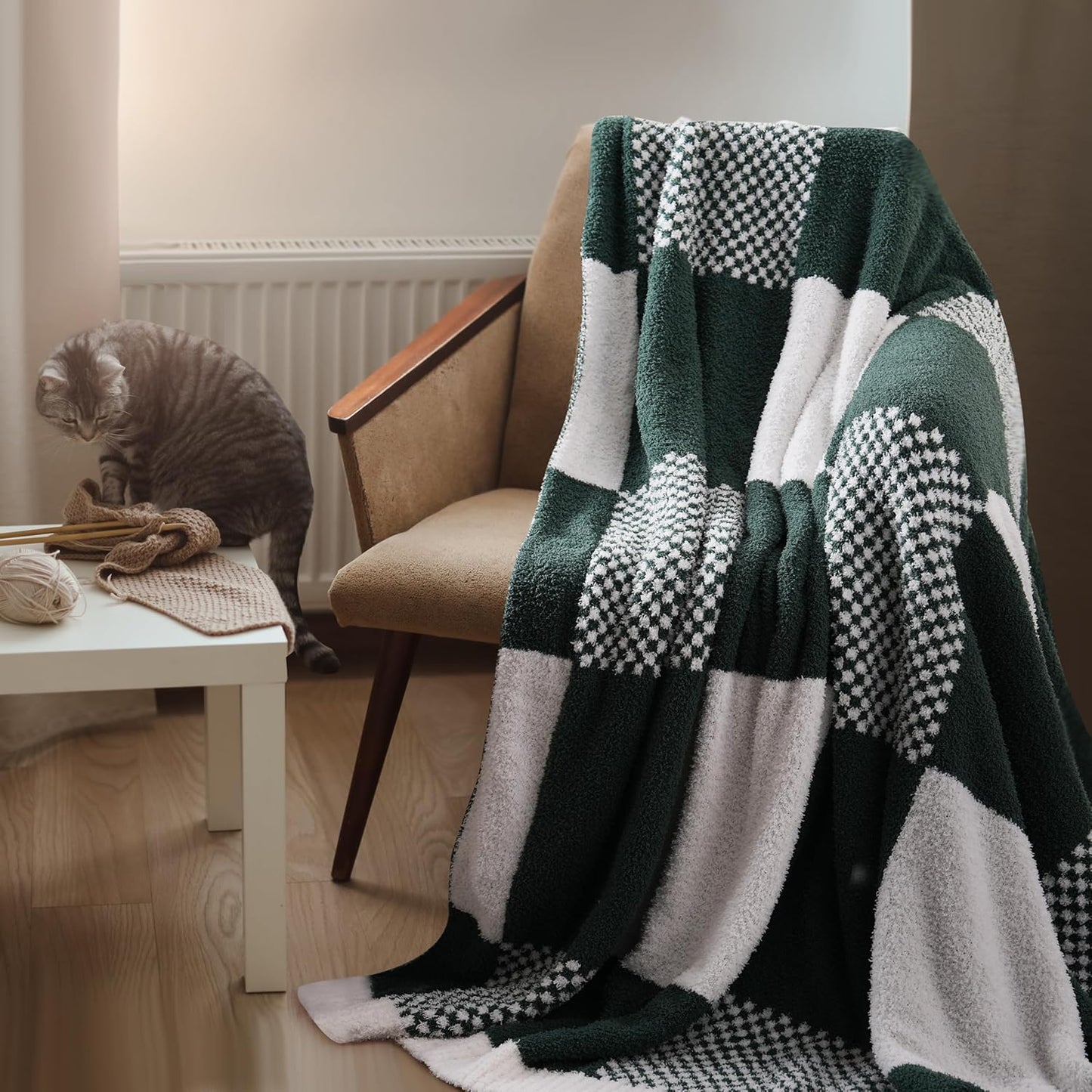 Green and White Checkered Throw Blanket Ultra Soft Cozy Checkerboard Winter Bed Blankets, Buffalo Plaid Reversible Throw Blankets Gift Wrapping for Christmas and Thanksgiving Day, 50x60 inches