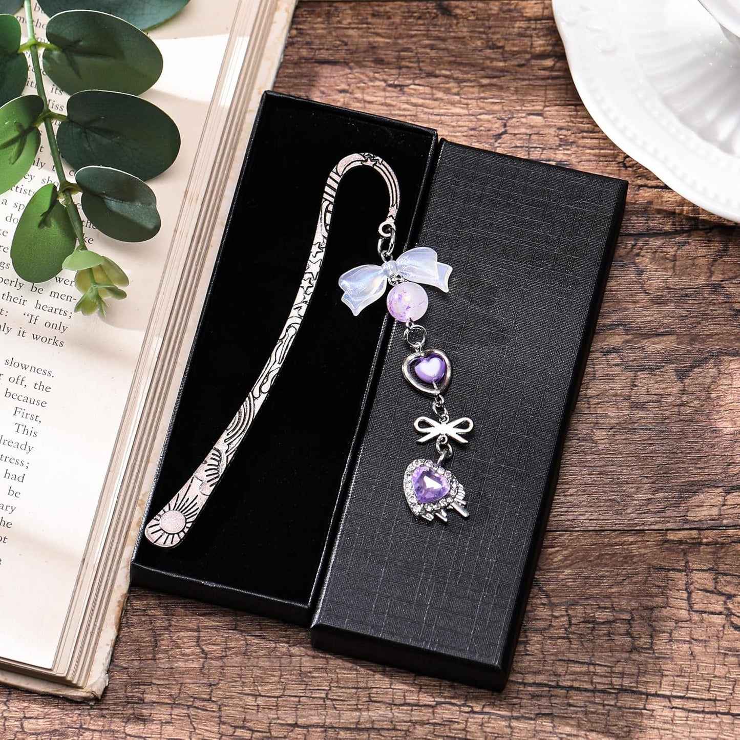 Charm Metal Bookmark Gifts - Purple Crystal Heart Cute Bookmarks Unique Y2k Beads Aesthetic Page Marker for Reading Lovers Women Girls Bookish Accessories Birthday Students Teachers School