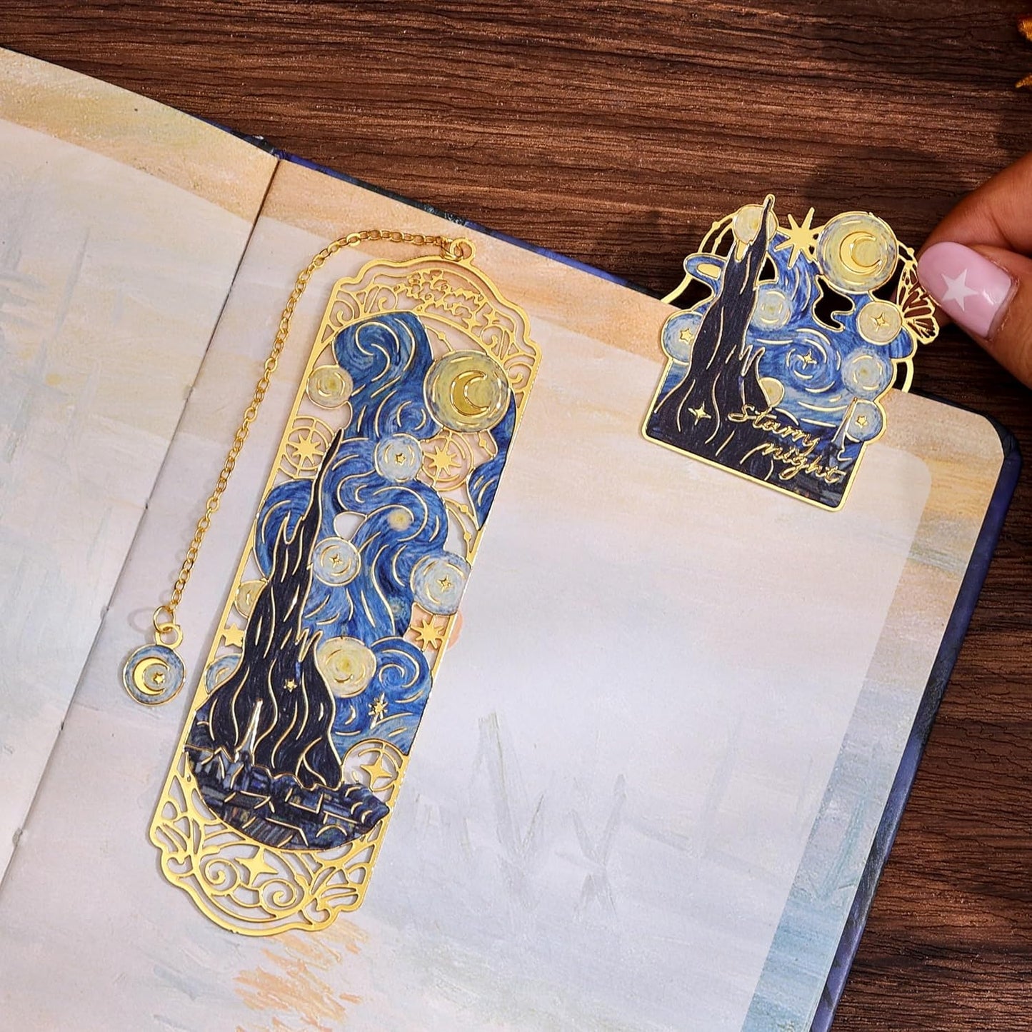 Luxury Metal Bookmark & Book Clip Gift Set, Oil Painting Themed Starry Night, 1 Bookmark with Pendant + 1 Book Clip, Elegant Christmas New Year Gift Box for Women Book Lovers Writers Readers Teens