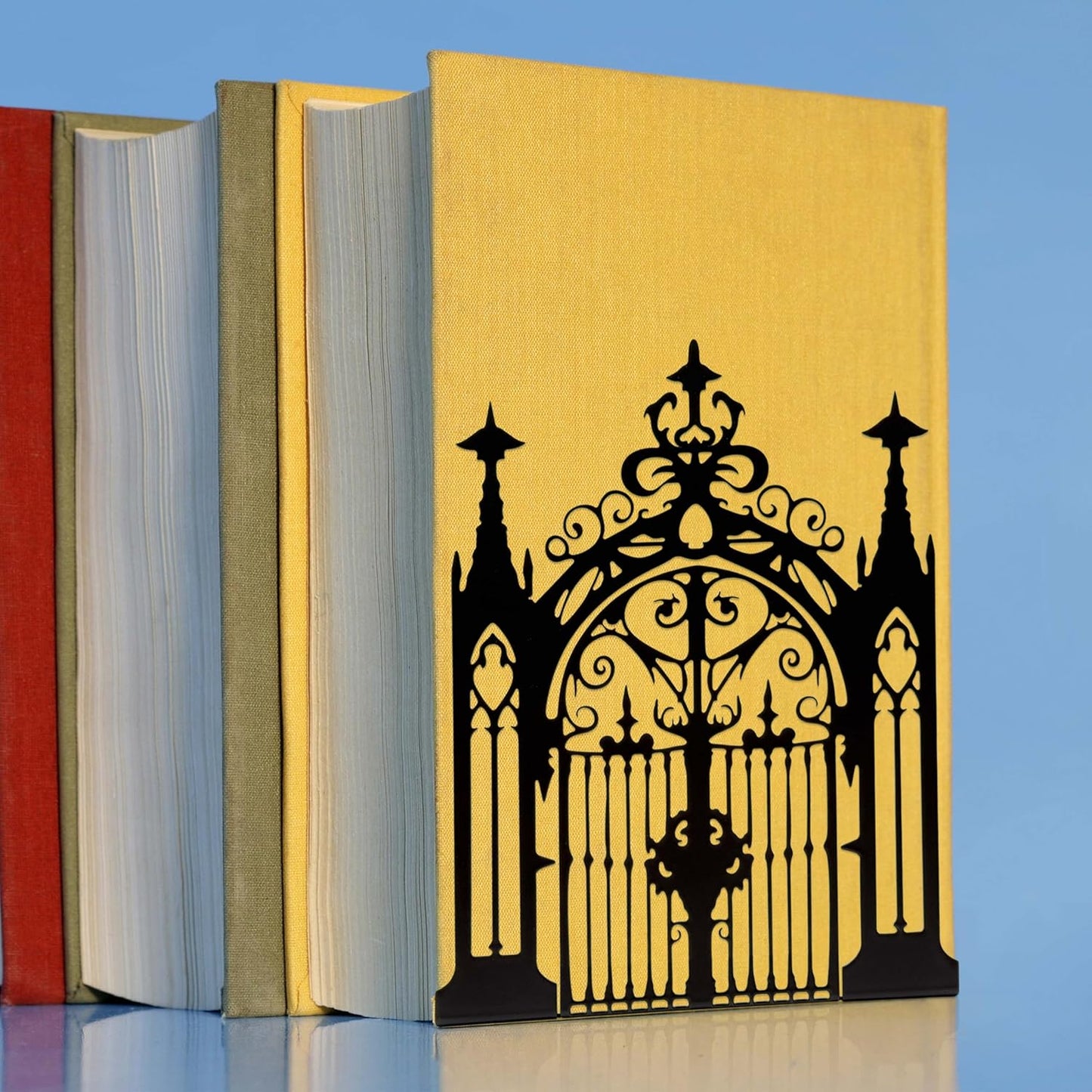 Gothic Church Architectural Metal Bookends, Ornate Iron Gothic Bookshelf Bookends for Home Décor, Decorative Bookends for Bookshelf