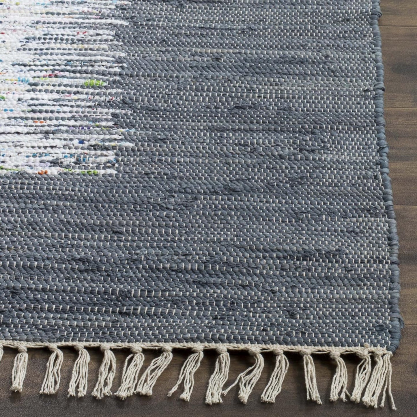 SAFAVIEH Montauk Collection Accent Rug - 4' x 6', Ivory & Grey, Handmade Stripe Fringe Cotton, Ideal for High Traffic Areas in Entryway, Living Room, Bedroom (MTK711G)