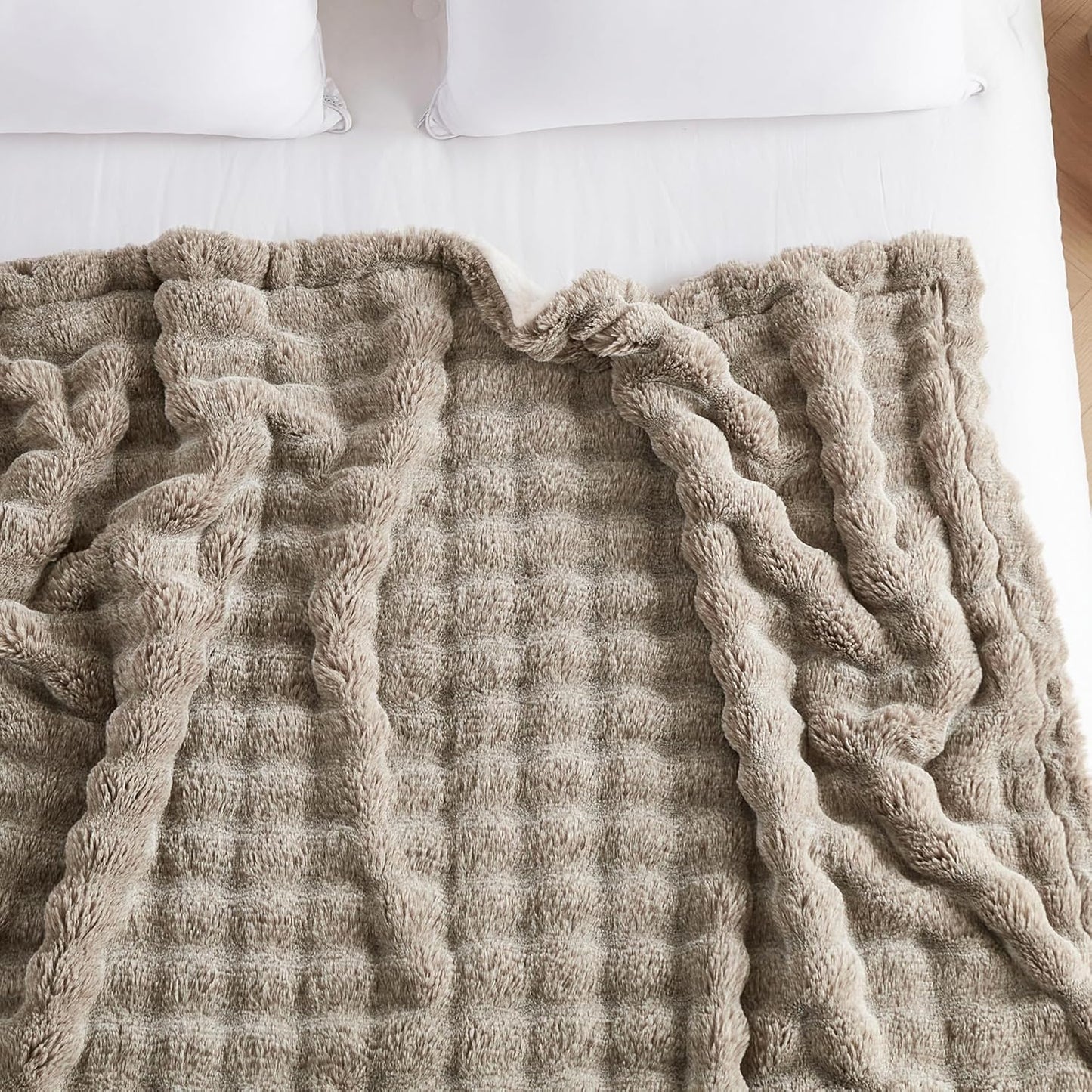 50x60 Inches Ultra-Soft Fuzzy Faux Fur Plush Throw Blanket - Thick, Warm Sherpa for Couch, Sofa, Bedroom, Camping - Decorative Blanket for Cozy Warmth, Bubble Brown