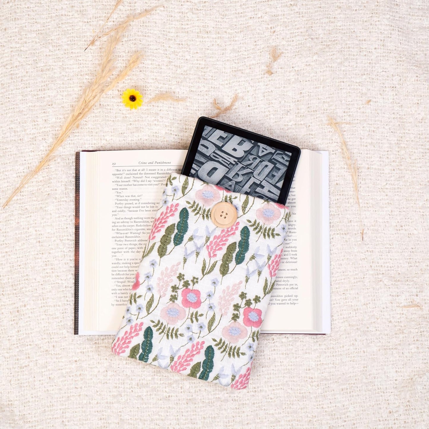 Embroidered Floral E-Reader Sleeve - Compatible with Kindle Paperwhite/Basic (6''), Paperwhite (6.8'') & (7''), Kobo Clara - Linen and Cotton Padded E-Reader Cover (Lavender Garden - White)