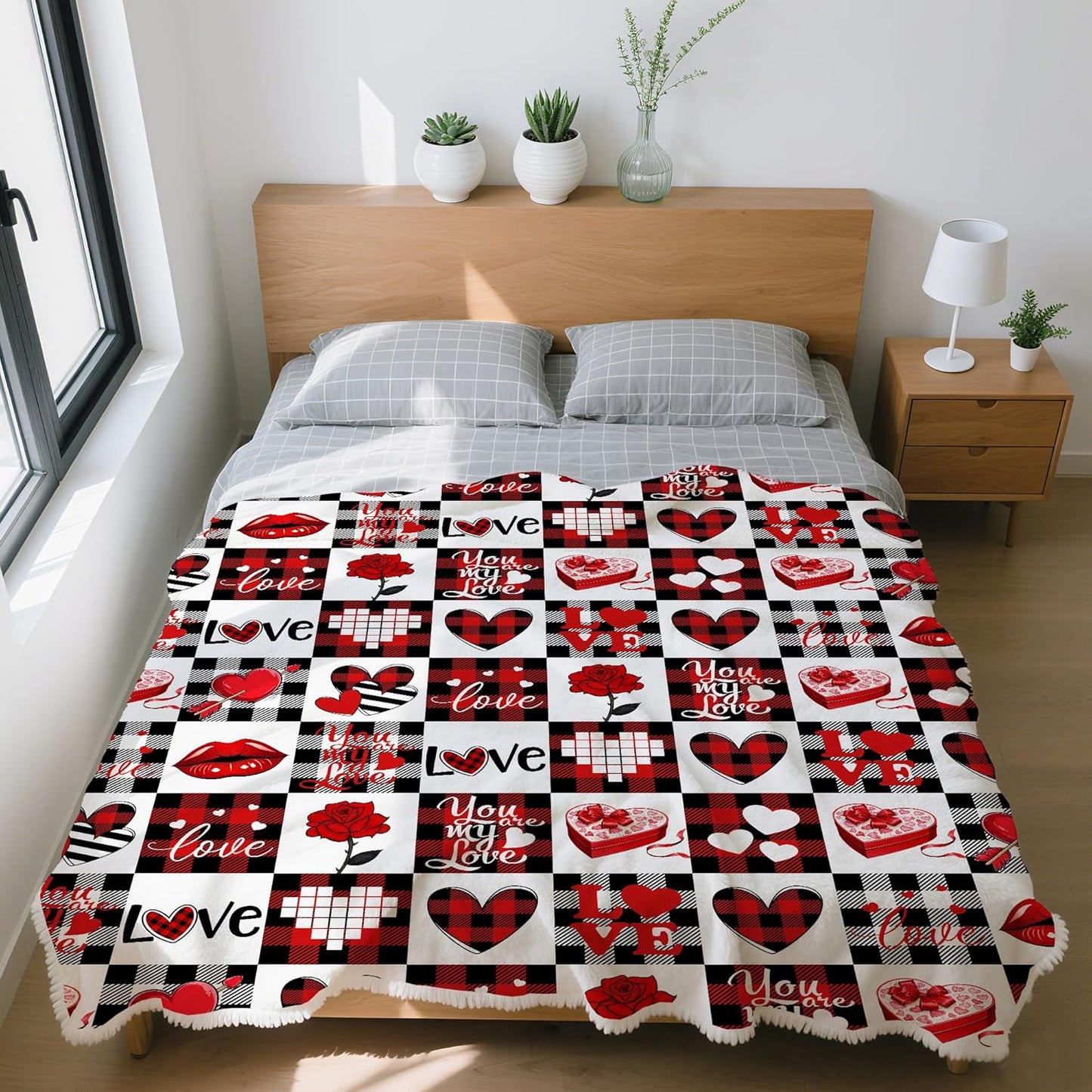 Valentines Day Fleece Throw Blanket, Red Checkered Love Heart Super Soft Fuzzy Cozy Warm Blanket, Romantic Valentine Gift for Her Wife Girlfriend Couple, 50"x60" Decorative Blanket for Couch Bed