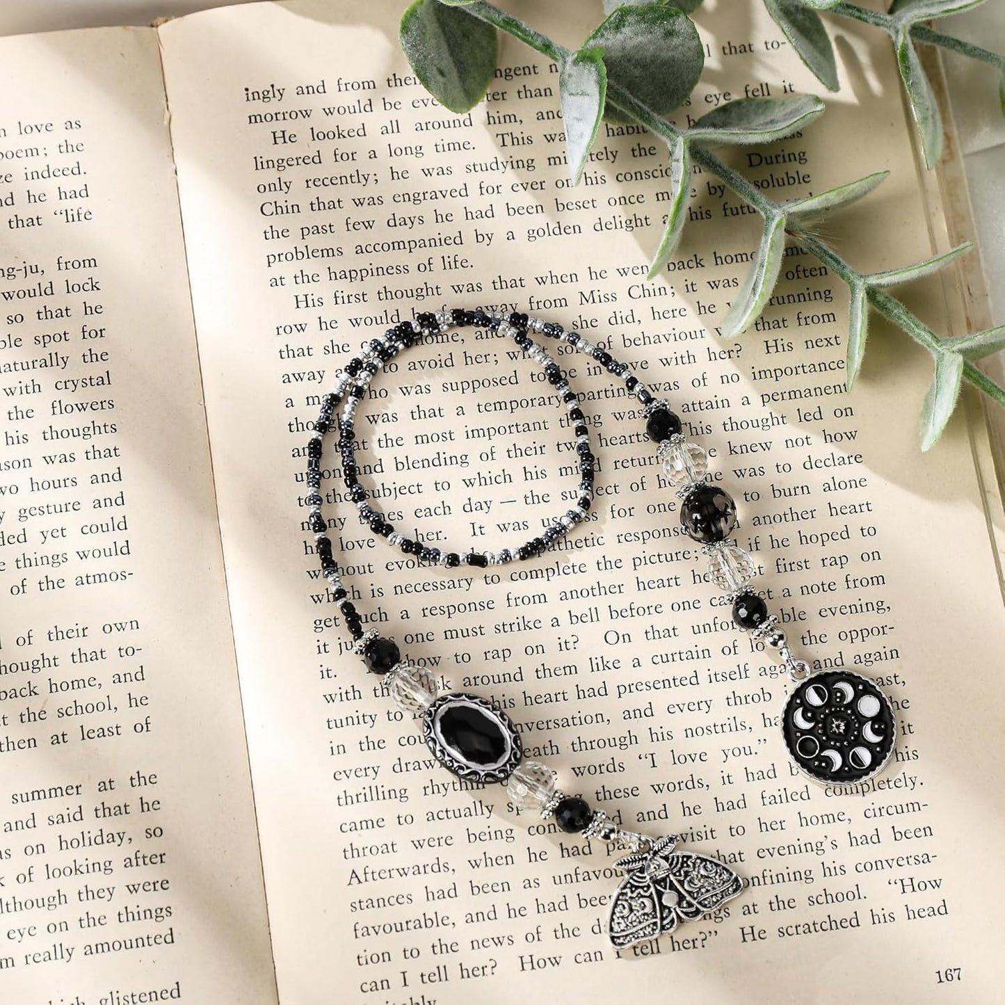 Gothic Moth Bookmark Gifts - Black Halloween Beaded Bookmarks for Women Men Book Lovers Moon Crystal Bead Chain Page Marks School Office Home Reading Accessories Bookish Gift for Birthday