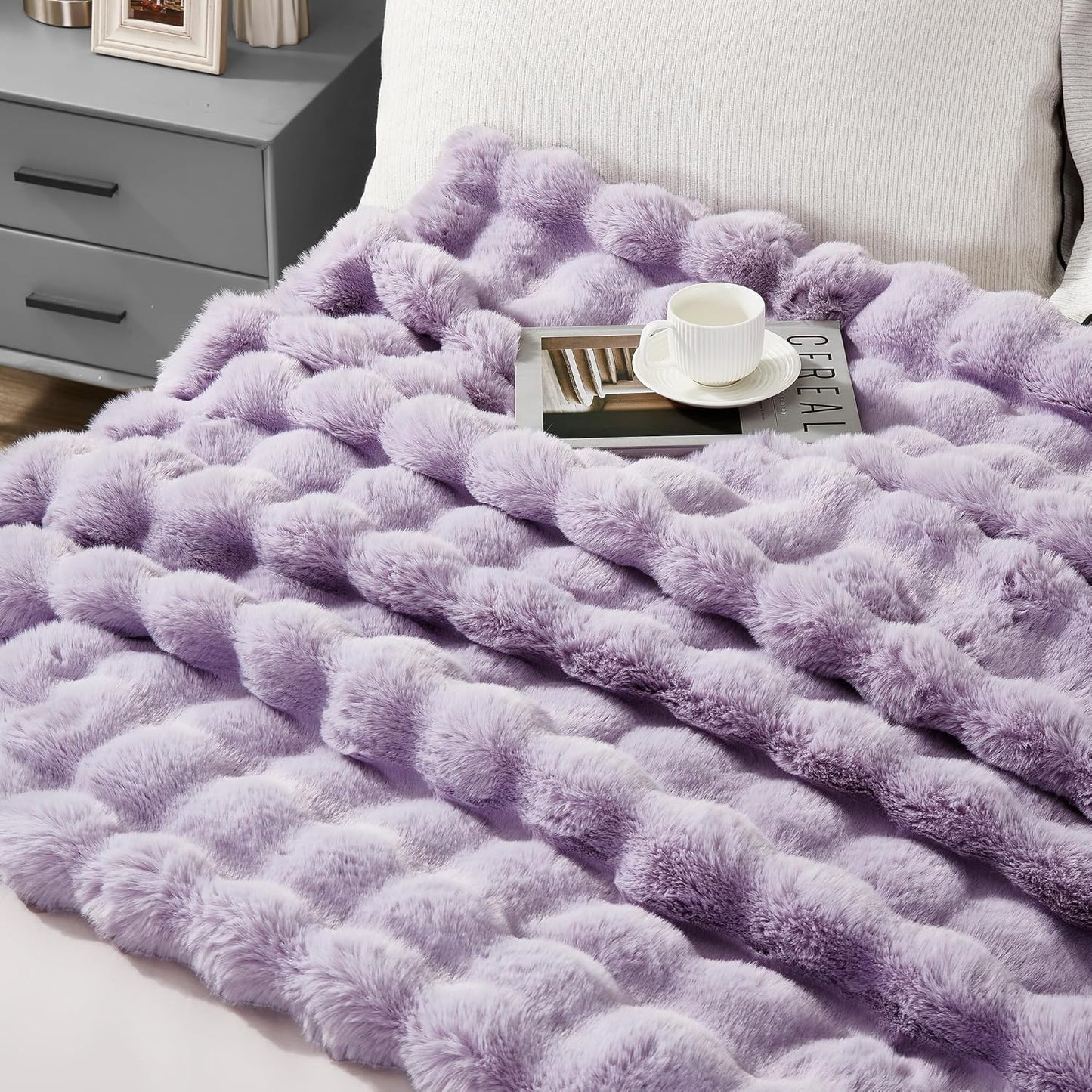 JONIYEAR Extra Large Soft Fuzzy Bubble Faux Rabbit Fur Bed Blanket Queen Size 80" x 90", Reversible Aesthetic Warm Thck Fluffy Blanket for Winter, Luxury Cozy Shaggy Plush Furry Blankets,Lilac Purple