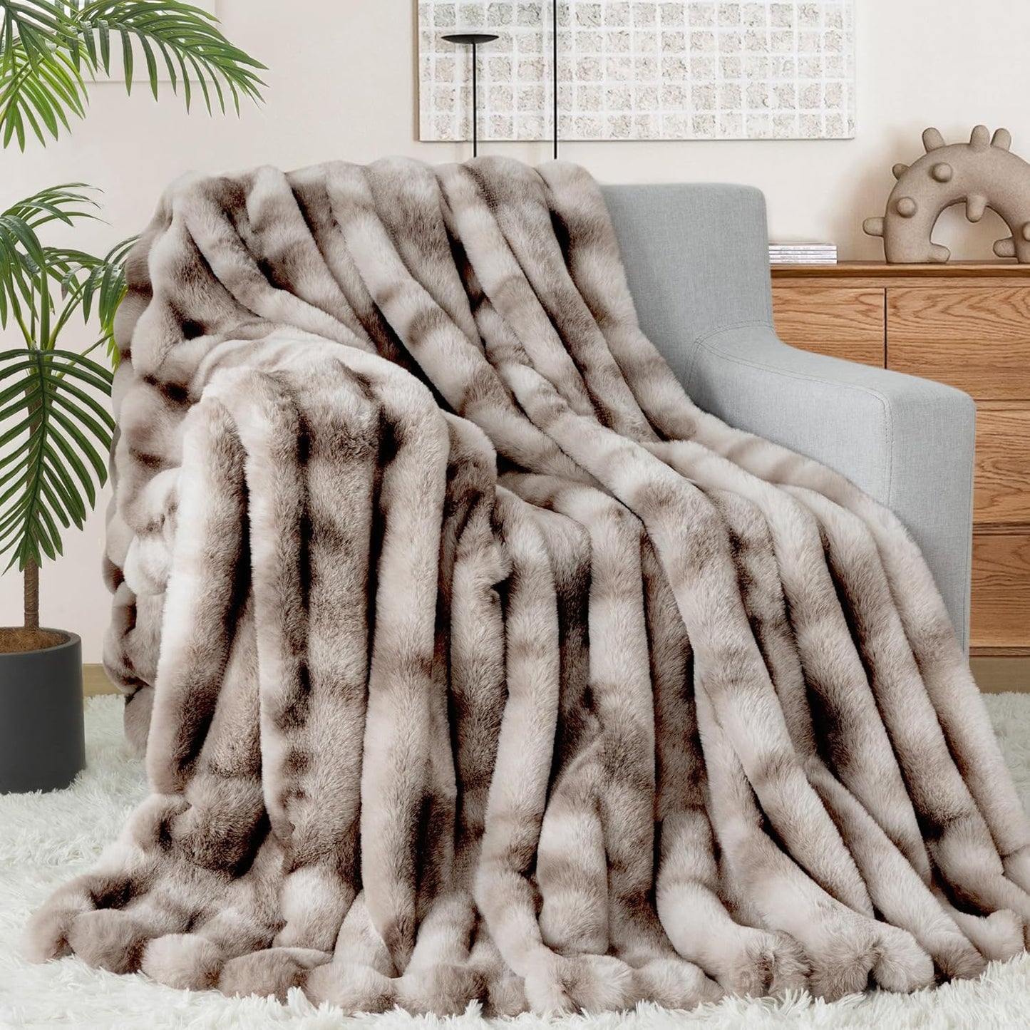 Touchat Luxury Faux Rabbit Fur Throw Blanket for Couch, Super Heavy Warm Cozy Blanket for Sofa Bedroom Living Room, Ultra Soft Fluffy Reversible Plush Blanket for Home Decor Gifts, Tie-dye Coffee