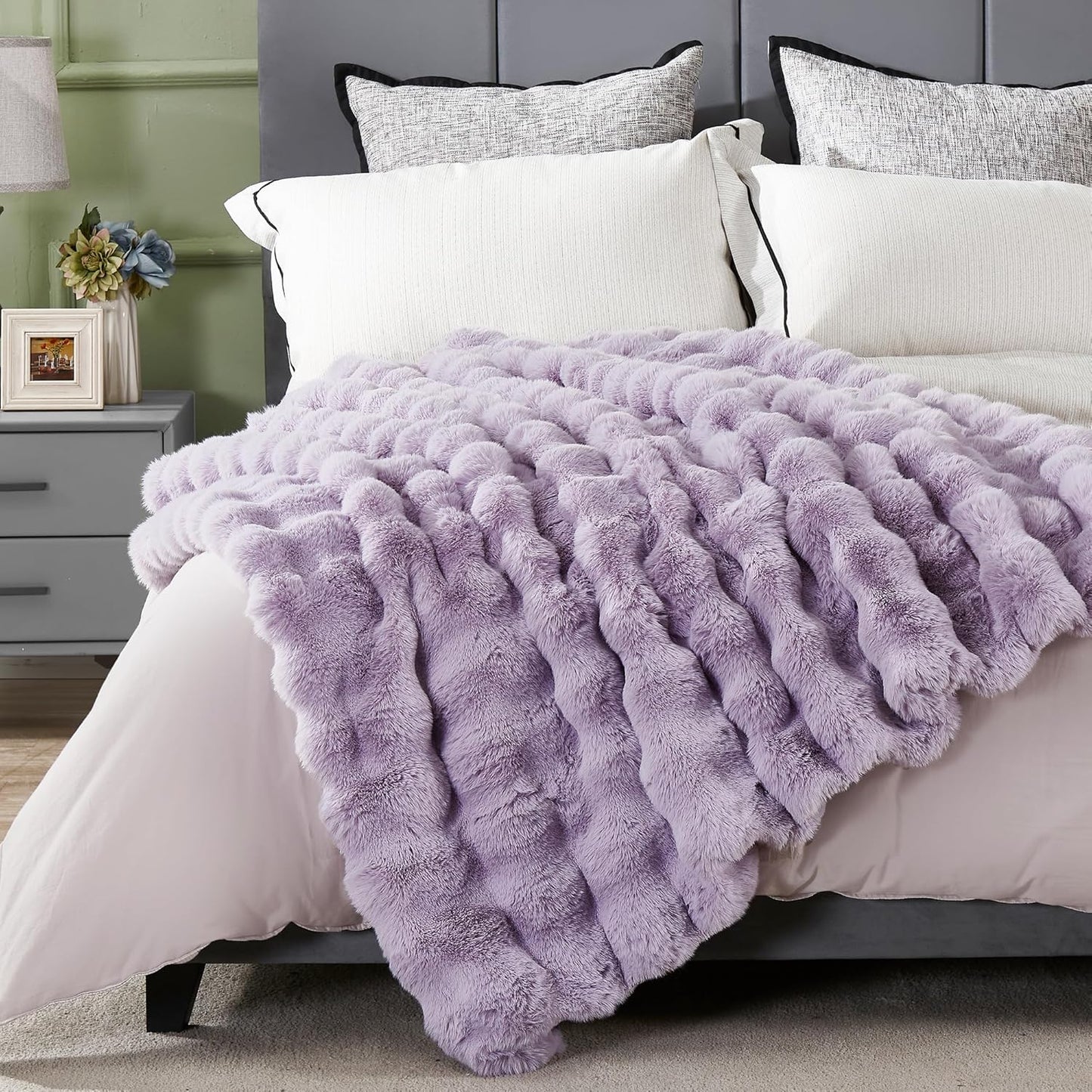 JONIYEAR Extra Large Soft Fuzzy Bubble Faux Rabbit Fur Bed Blanket Queen Size 80" x 90", Reversible Aesthetic Warm Thck Fluffy Blanket for Winter, Luxury Cozy Shaggy Plush Furry Blankets,Lilac Purple