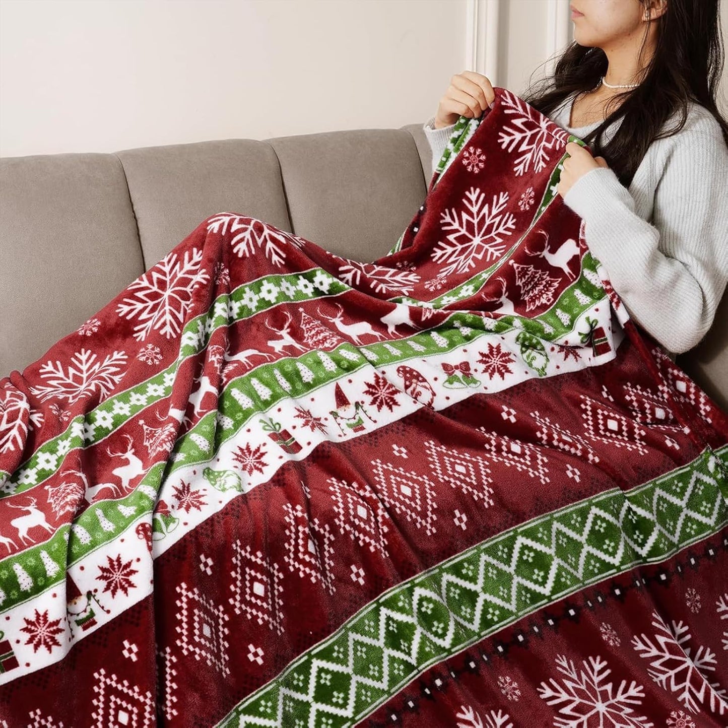 DIYKST Christmas Throw Blanket with Snowflake and Reindeer Pattern, Red Green White Holiday Design