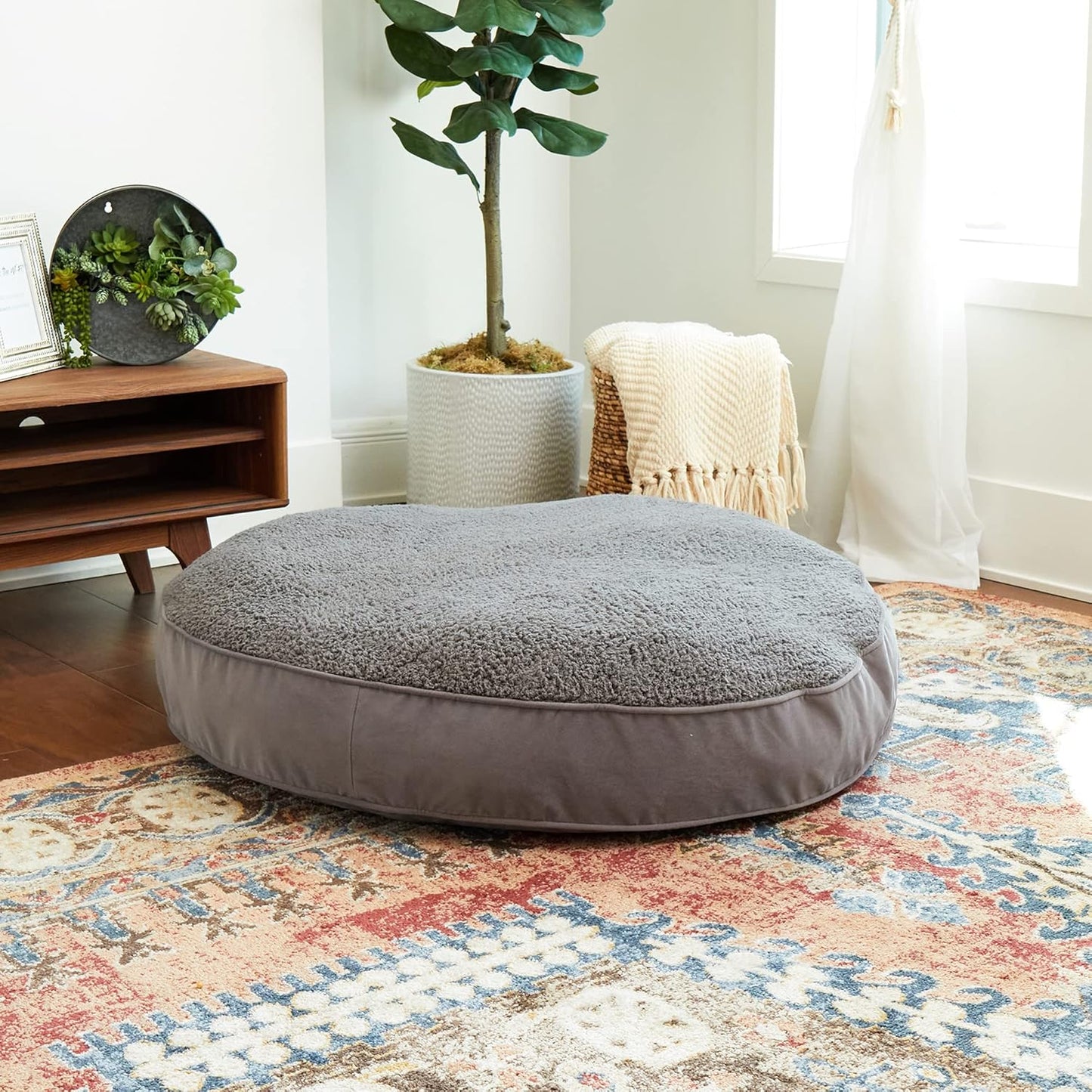 Happy Hounds Scout Deluxe Round Pillow Style Sherpa Dog Bed, Large (42 x 42 in.), Pewter