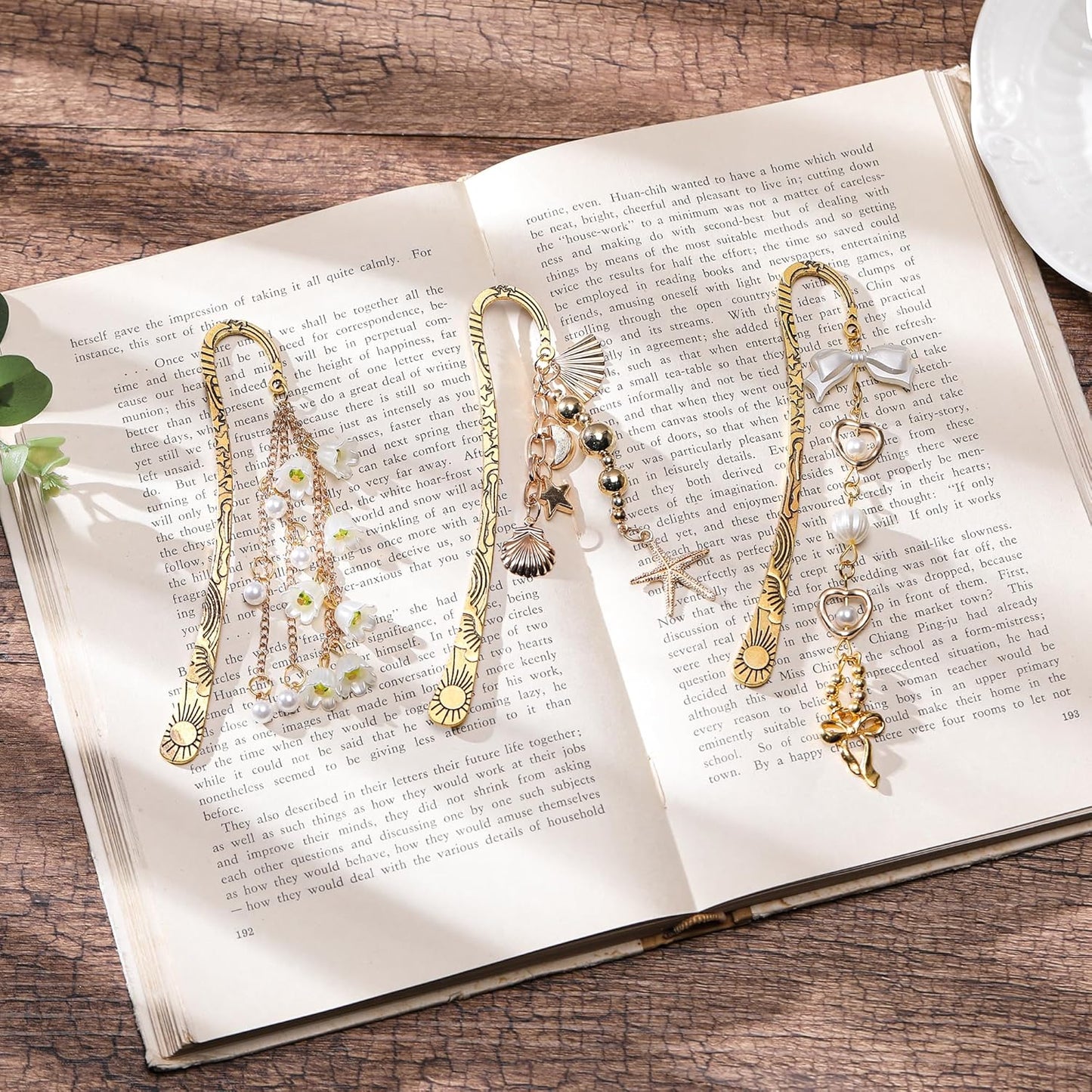 Flower Metal Bookmark Gifts - Charm Gold Floral Book Marks Y2k Beads Aesthetic Page Marker Reading Lovers Women Girls Bookish Friends Birthday Students Teachers School Office Accessories