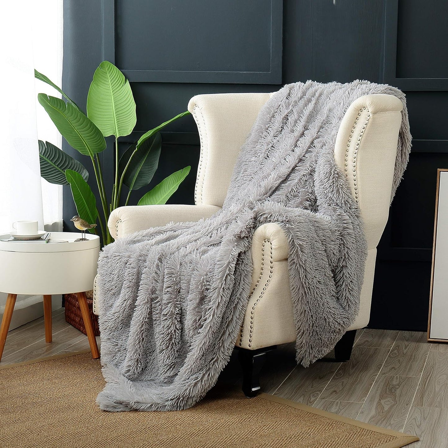 Reafort Luxury Long Hair Shaggy Faux Fur Throw Blanket, Oversized 60" x 70", Ultra Soft PV Fur Plush Blanket for Couch, Sofa, Bed, Cozy Decorative Fuzzy Throw (Grey, 60"X70" Throw)