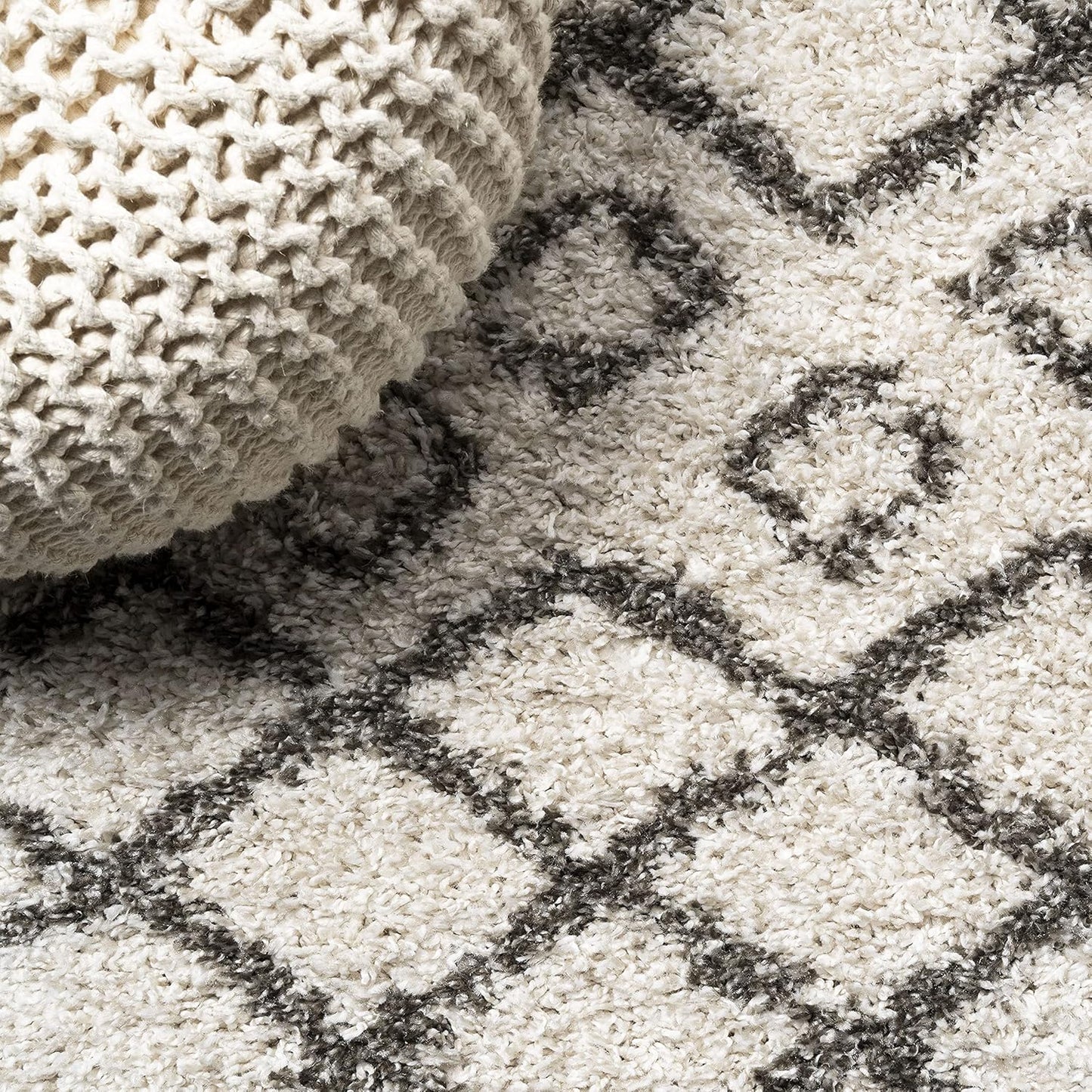 JONATHAN Y Diamond Shag Beige/Dark Gray Indoor Area Rug 4X6 ft, Algaida Moroccan for Living Room, Bedroom, Kitchen, Office, Easy-Cleaning, High Traffic, Pet-Friendly, Non-Shedding SHG104A-4